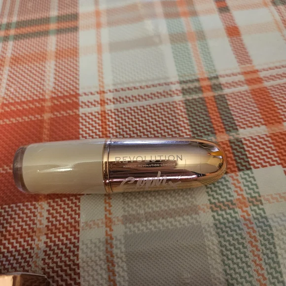 Revolution Flawless Foils Eyeshadow Set - Picture 6 of 9